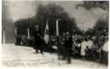 Starosta mogileński Władysław Słaby przemawia podczas odsłonięcia pomnika