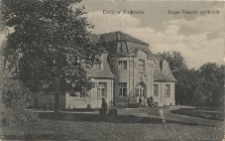 Dw&oacute;r w Piotrowie. Roger Sławski Architekt.